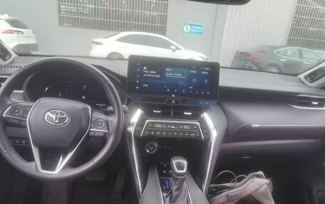 Toyota Venza, 2022 год, 5 200 000 рублей, 16 фотография