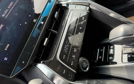 Toyota Venza, 2022 год, 5 200 000 рублей, 22 фотография