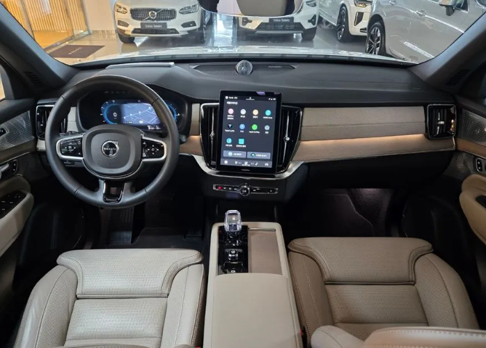 Volvo XC90 II рестайлинг, 2025 год, 13 200 000 рублей, 7 фотография