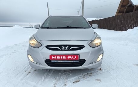 Hyundai Solaris II рестайлинг, 2012 год, 820 000 рублей, 2 фотография