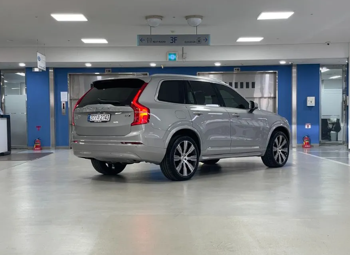 Volvo XC90 II рестайлинг, 2025 год, 8 980 000 рублей, 2 фотография