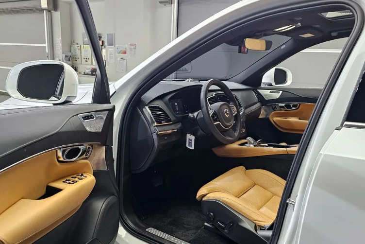 Volvo XC90 II рестайлинг, 2024 год, 8 900 000 рублей, 8 фотография