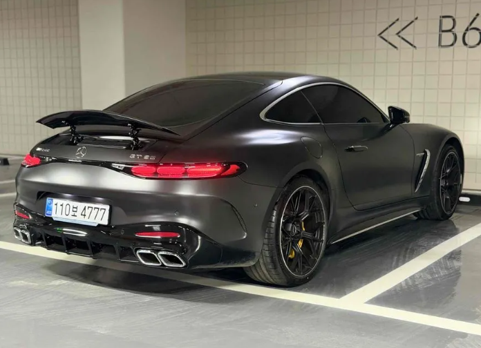 Mercedes-Benz AMG GT I рестайлинг, 2025 год, 26 500 000 рублей, 2 фотография