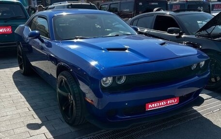 Dodge Challenger III рестайлинг 2, 2020 год, 4 070 000 рублей, 1 фотография
