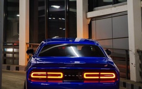 Dodge Challenger III рестайлинг 2, 2020 год, 4 070 000 рублей, 4 фотография