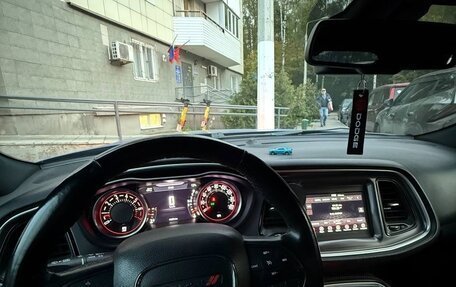 Dodge Challenger III рестайлинг 2, 2020 год, 4 070 000 рублей, 11 фотография