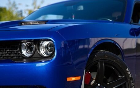 Dodge Challenger III рестайлинг 2, 2020 год, 4 070 000 рублей, 6 фотография