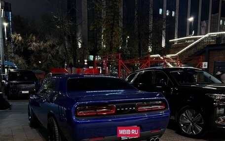 Dodge Challenger III рестайлинг 2, 2020 год, 4 070 000 рублей, 7 фотография