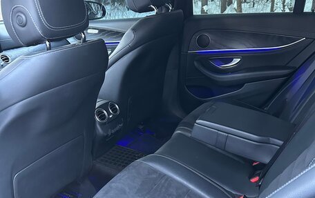 Mercedes-Benz E-Класс, 2020 год, 3 300 000 рублей, 6 фотография