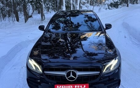 Mercedes-Benz E-Класс, 2020 год, 3 300 000 рублей, 4 фотография