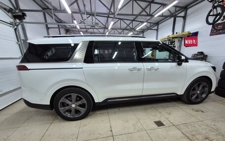 KIA Carnival, 2023 год, 6 100 000 рублей, 1 фотография