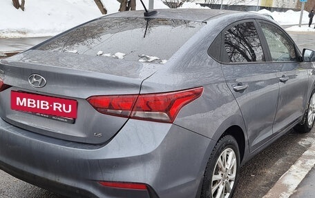 Hyundai Solaris II рестайлинг, 2017 год, 1 150 000 рублей, 3 фотография