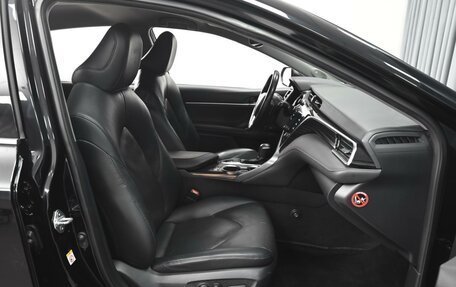 Toyota Camry, 2018 год, 3 069 000 рублей, 8 фотография