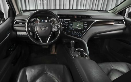 Toyota Camry, 2018 год, 3 069 000 рублей, 6 фотография