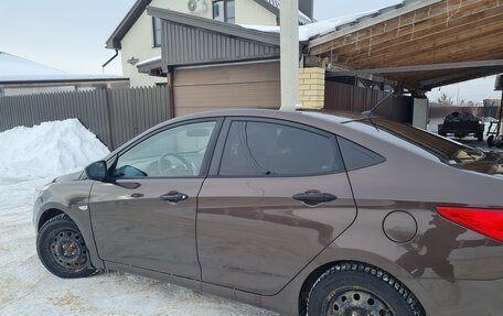 Hyundai Solaris II рестайлинг, 2015 год, 850 000 рублей, 3 фотография