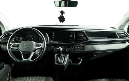 Volkswagen Multivan T6 рестайлинг, 2021 год, 5 264 000 рублей, 13 фотография