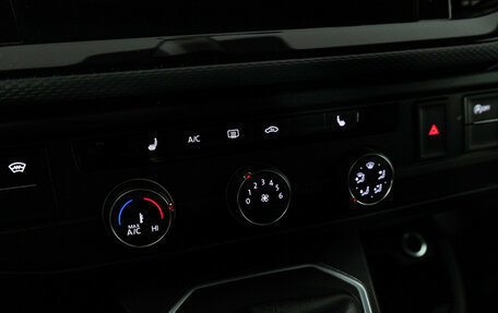 Volkswagen Multivan T6 рестайлинг, 2021 год, 5 264 000 рублей, 16 фотография