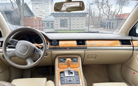 Audi A8, 2006 год, 1 300 000 рублей, 5 фотография
