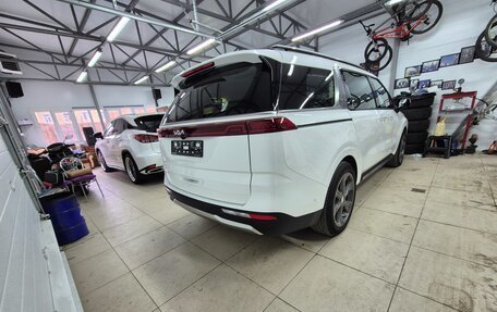 KIA Carnival, 2023 год, 6 100 000 рублей, 3 фотография