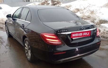 Mercedes-Benz E-Класс, 2019 год, 1 630 000 рублей, 4 фотография