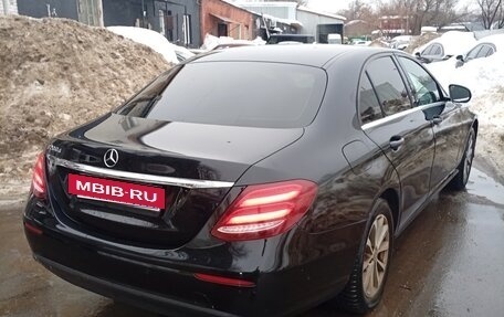 Mercedes-Benz E-Класс, 2019 год, 1 630 000 рублей, 2 фотография
