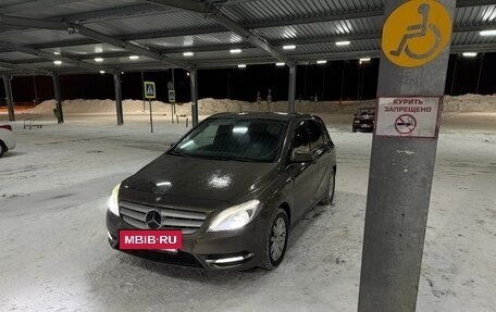 Mercedes-Benz B-Класс, 2013 год, 1 050 000 рублей, 2 фотография