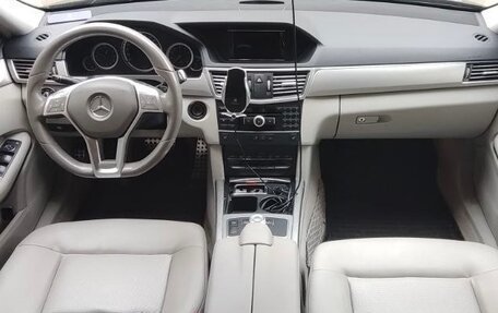 Mercedes-Benz E-Класс, 2012 год, 1 800 000 рублей, 15 фотография