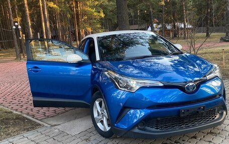 Toyota C-HR I рестайлинг, 2018 год, 2 290 000 рублей, 19 фотография