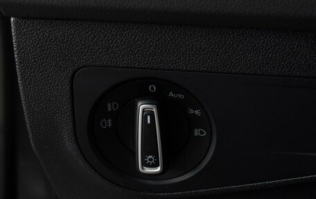 Volkswagen Tiguan II, 2019 год, 2 679 000 рублей, 15 фотография