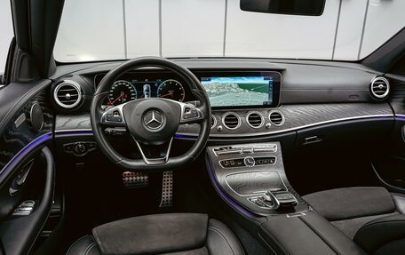 Mercedes-Benz E-Класс, 2017 год, 3 390 000 рублей, 6 фотография