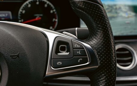 Mercedes-Benz E-Класс, 2017 год, 3 390 000 рублей, 19 фотография