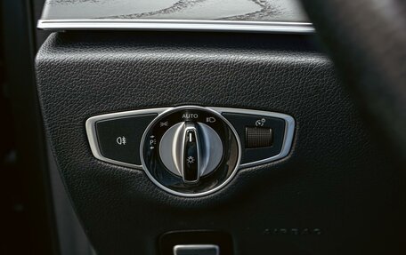 Mercedes-Benz E-Класс, 2017 год, 3 390 000 рублей, 24 фотография