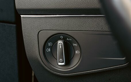 Volkswagen Tiguan II, 2018 год, 2 550 000 рублей, 18 фотография