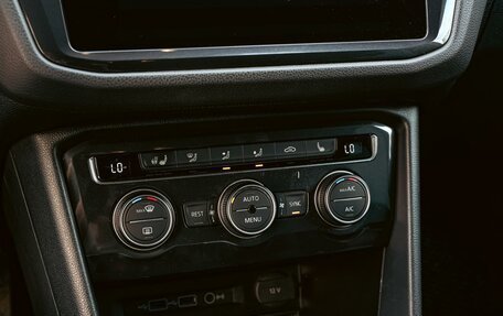 Volkswagen Tiguan II, 2018 год, 2 550 000 рублей, 19 фотография