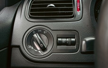 Volkswagen Polo VI (EU Market), 2013 год, 690 000 рублей, 16 фотография