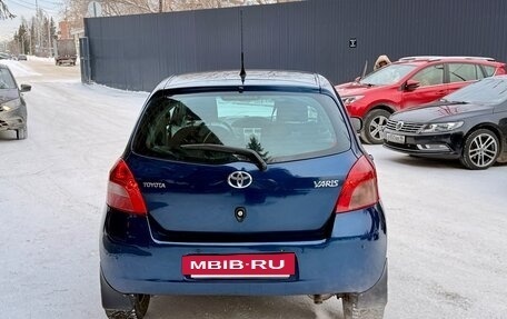 Toyota Yaris III рестайлинг, 2008 год, 490 000 рублей, 4 фотография