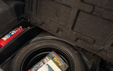 Toyota Yaris III рестайлинг, 2008 год, 490 000 рублей, 18 фотография