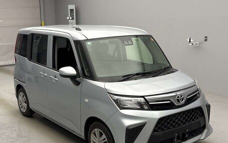 Toyota Roomy I, 2022 год, 660 000 рублей, 2 фотография