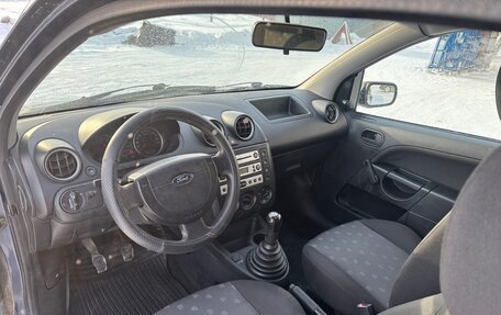 Ford Fiesta, 2005 год, 249 000 рублей, 11 фотография