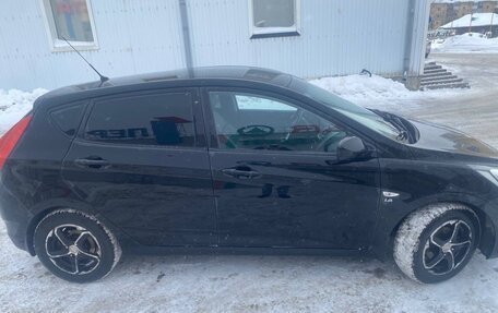 Hyundai Solaris II рестайлинг, 2011 год, 780 000 рублей, 4 фотография