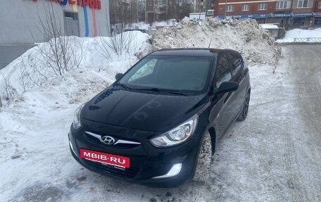 Hyundai Solaris II рестайлинг, 2011 год, 780 000 рублей, 3 фотография