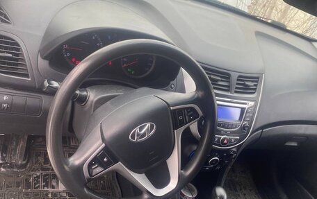 Hyundai Solaris II рестайлинг, 2011 год, 780 000 рублей, 7 фотография