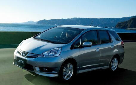 Honda Fit Shuttle I рестайлинг, 2011 год, 990 000 рублей, 1 фотография