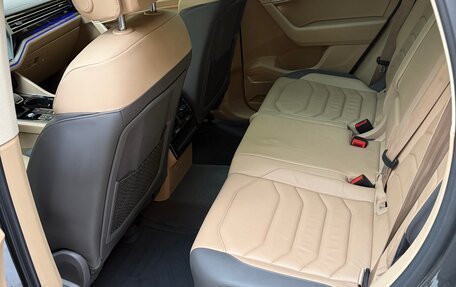 Volkswagen Touareg III, 2019 год, 5 100 000 рублей, 10 фотография