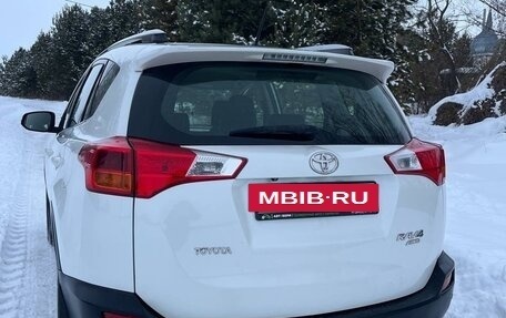 Toyota RAV4, 2015 год, 1 725 000 рублей, 7 фотография