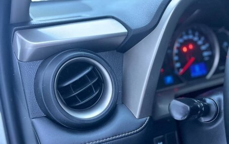 Toyota RAV4, 2015 год, 1 725 000 рублей, 19 фотография