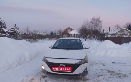 Hyundai Solaris II рестайлинг, 2021 год, 1 000 000 рублей, 6 фотография