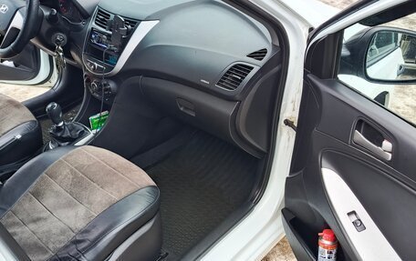 Hyundai Solaris II рестайлинг, 2016 год, 980 000 рублей, 6 фотография