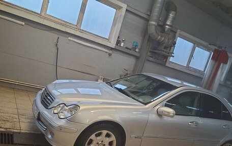 Mercedes-Benz C-Класс, 2006 год, 650 000 рублей, 2 фотография