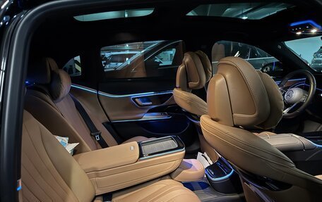 Mercedes-Benz E-Класс, 2024 год, 6 000 000 рублей, 5 фотография